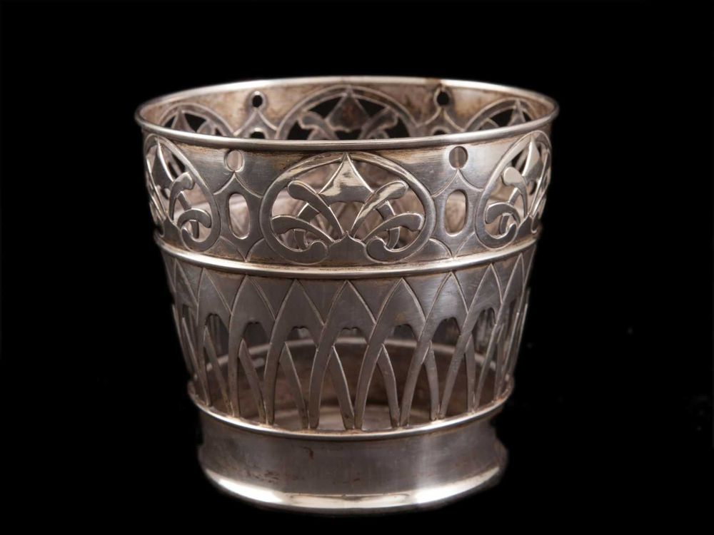 Vaso em prata portuguesa antiga