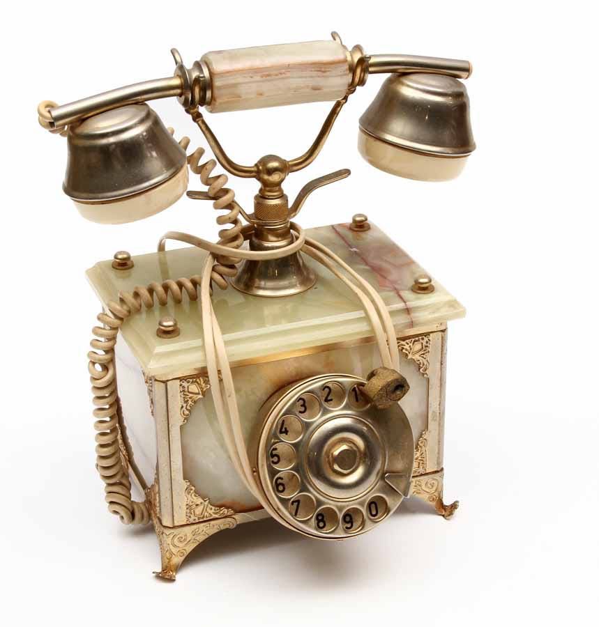 Telefone antigo em mármore