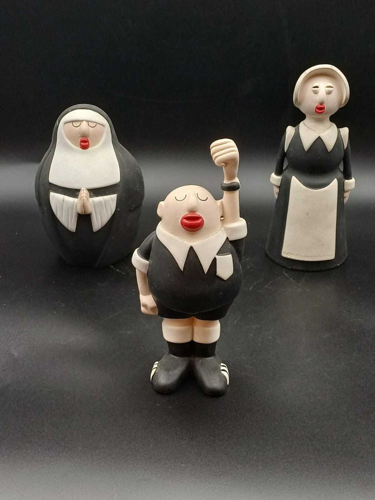 Figuras em Olaria, assinadas